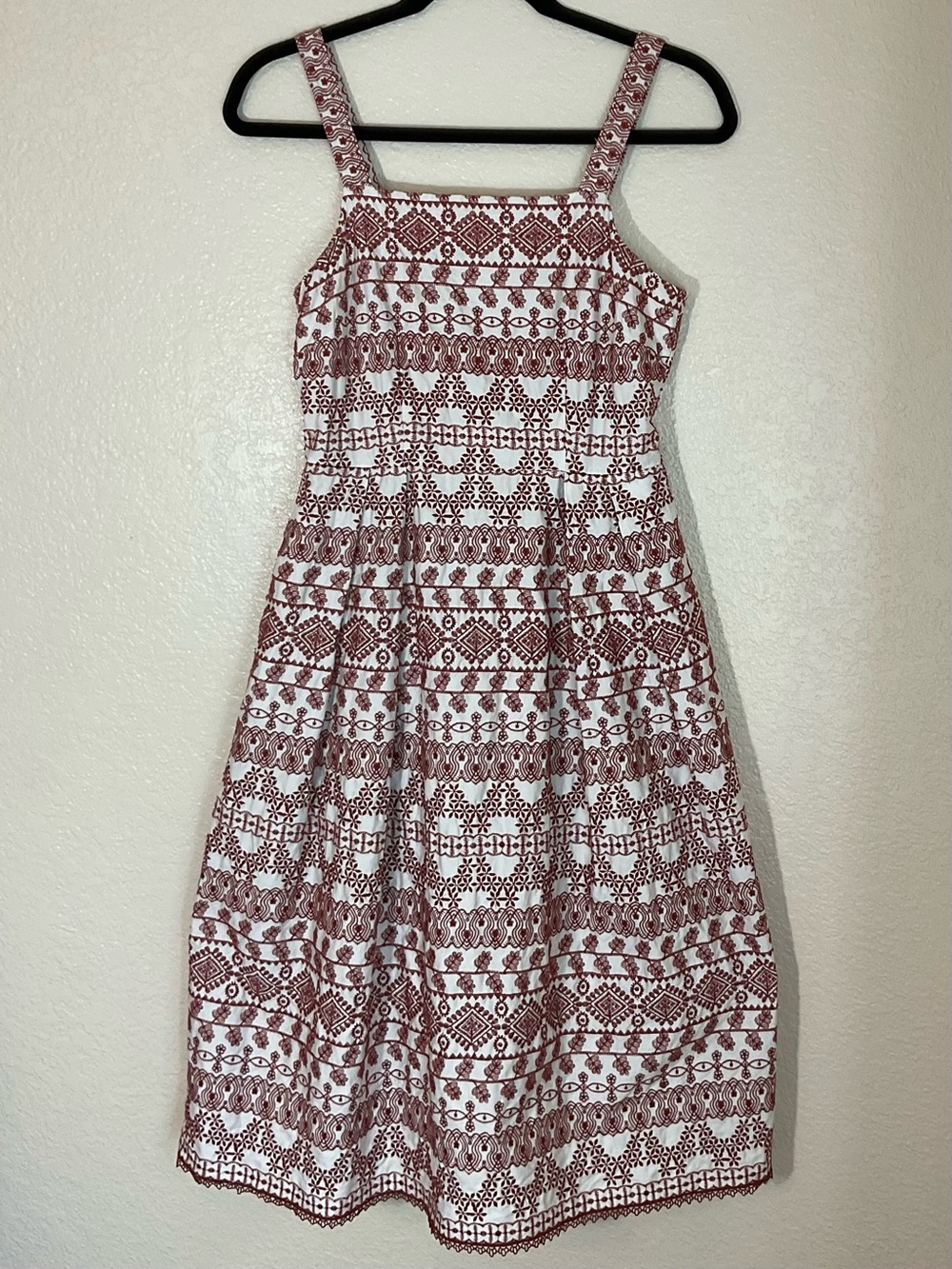 Antonio Melani White & Burgundy Fit & Flare Dress | Size 2 | Pockets